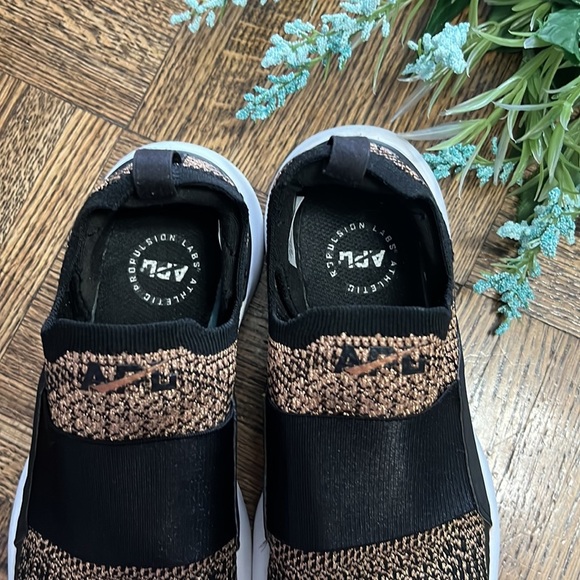 LULULEMON | APL Woman TechLoom Bliss Shoe - Picture 8 of 8